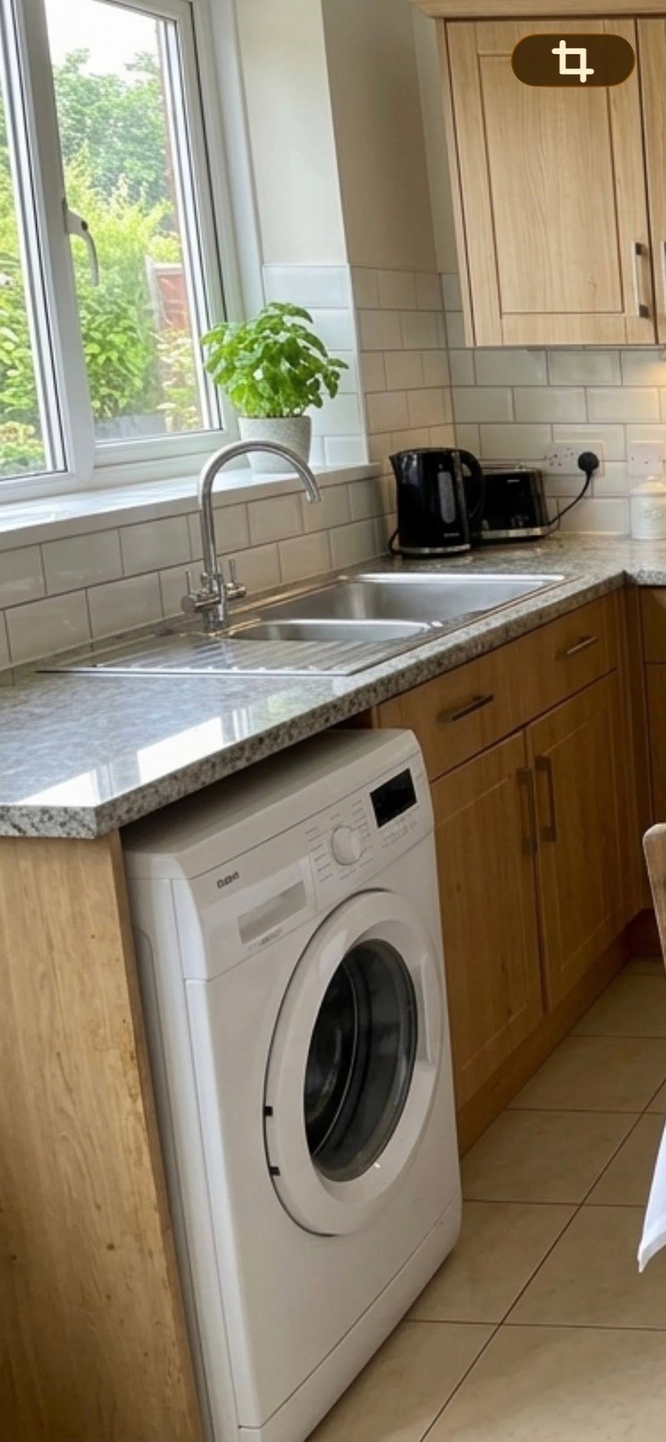 Tidy, clean kitchen worktops